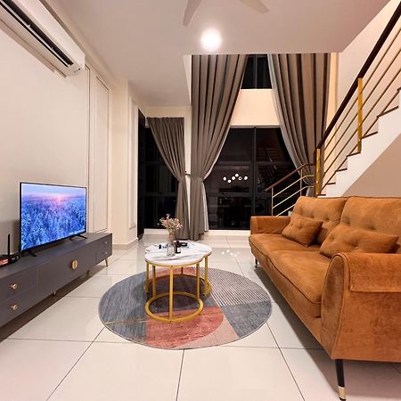 Modern Suites At Arte Mont Kiara By Iconique Kuala Lumpur Luaran gambar