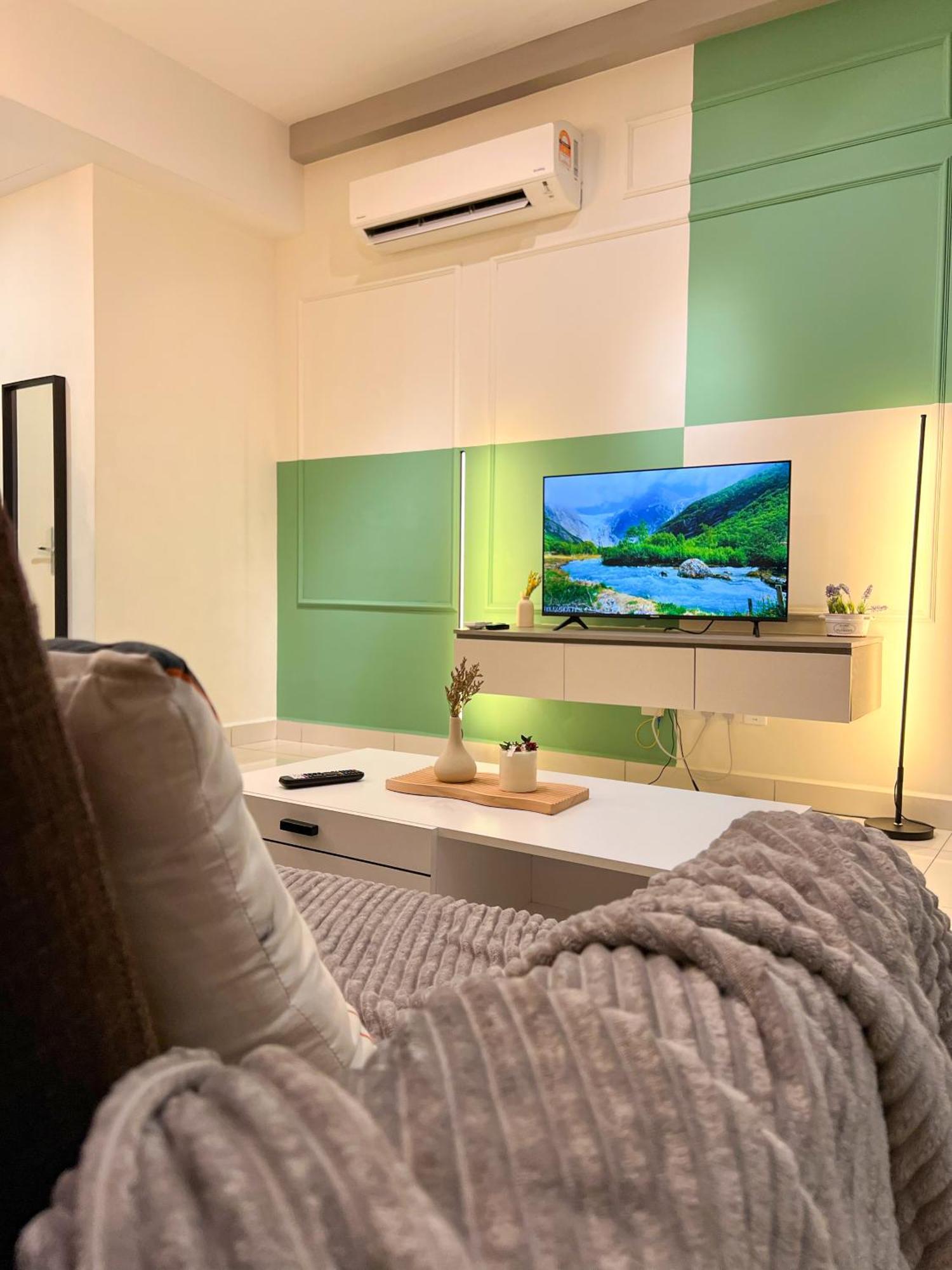 Modern Suites At Arte Mont Kiara By Iconique Kuala Lumpur Luaran gambar