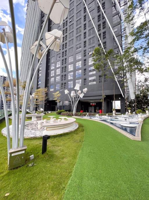 Modern Suites At Arte Mont Kiara By Iconique Kuala Lumpur Luaran gambar